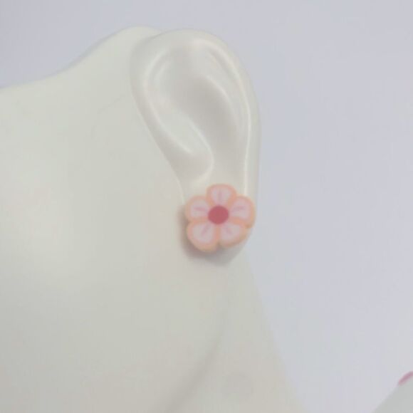 Daisy Stud Earrings  - Picture 1 of 1